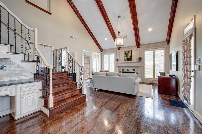 Building Photo - 618 Timber Cir
