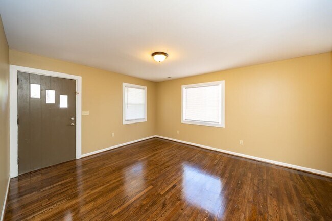 Building Photo - Move-In Ready Modern Makeover! Spacious 4-Bedroom Gem You’ll Love!