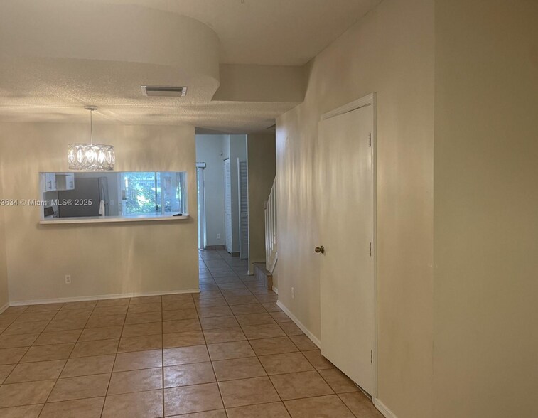 Building Photo - 145 SW 96th Ter