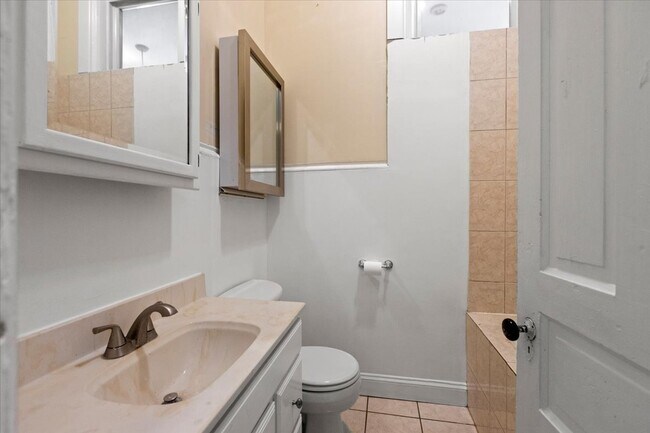 Building Photo - 229 Racine-2