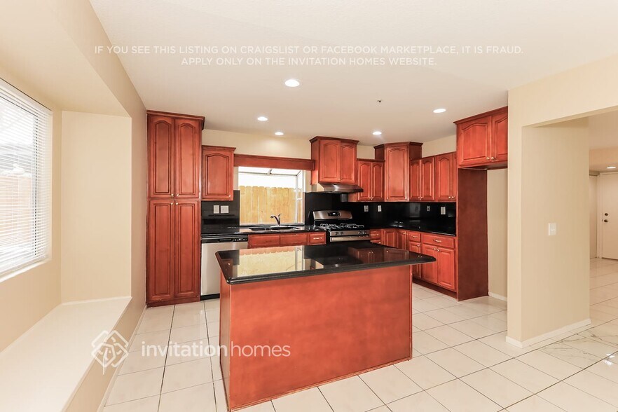 Building Photo - 11761 Malagon Dr