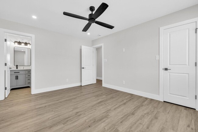 Building Photo - 6 BED/4 BATH Complete remodel with backyard pool & bar