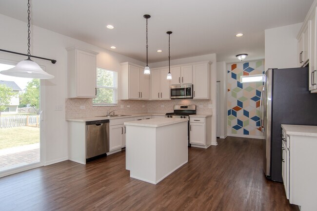 Building Photo - 26107 White Oak Trail