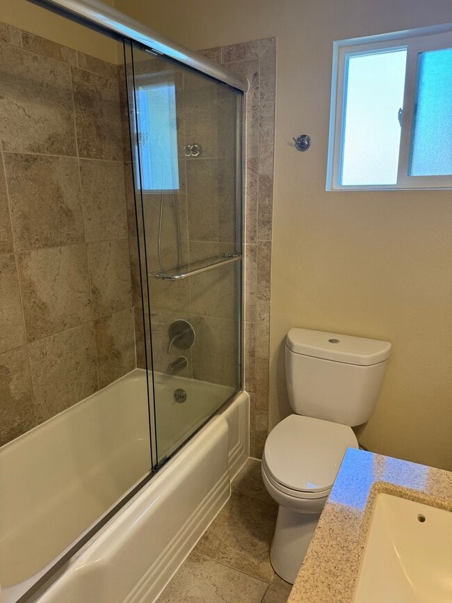 Building Photo - Spacious 3BR/2BA home in South San Francisco