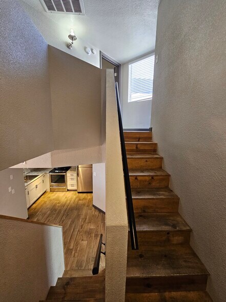 Building Photo - 1766 E Pepper Cir