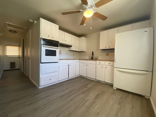 Building Photo - 2107 3rd Ave