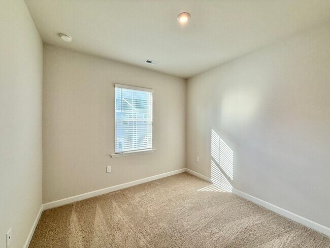 Building Photo - New Construction 4BD, 3.5BA Wake Forest To...