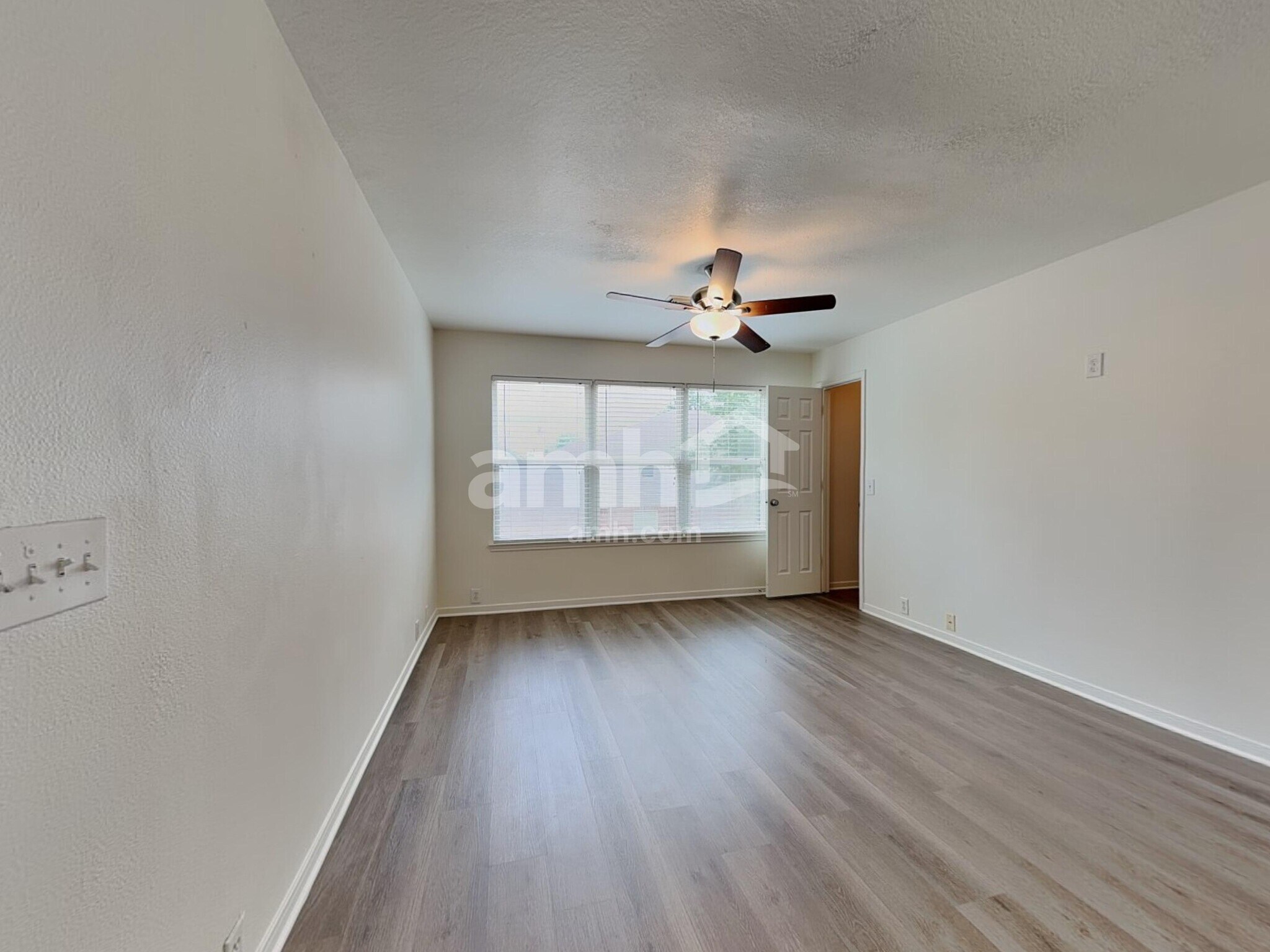 Building Photo - 11806 Skydale Dr