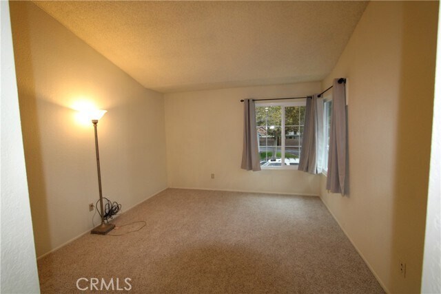 Building Photo - 1380 W 48th St