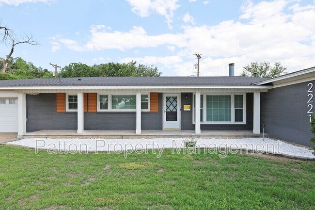 Building Photo - 2221 Crockett St