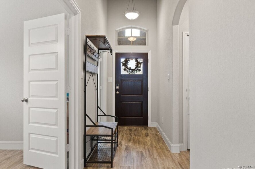 Building Photo - 10606 Briceway Ace