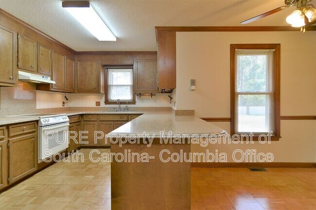 Building Photo - 517 Sparkleberry Ln