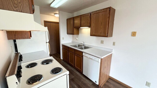 Building Photo - Pet Friendly 2 bedroom 1 bathroom for Rent!