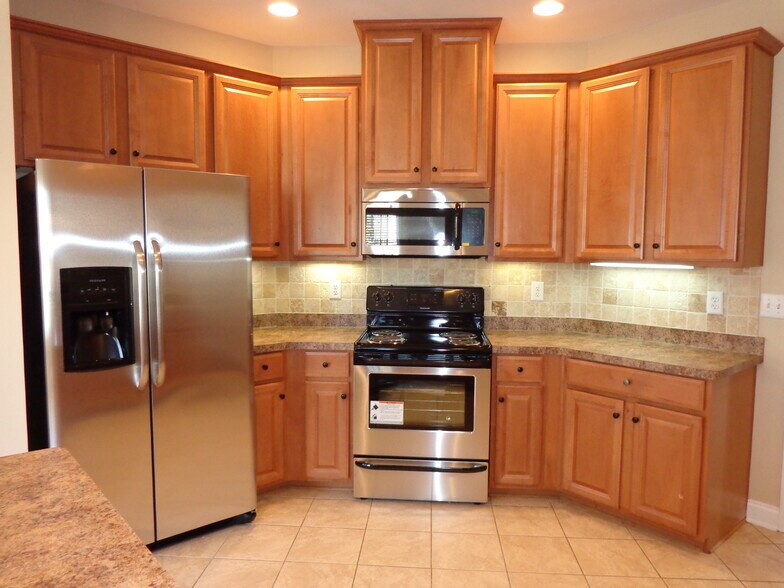 Building Photo - 114 Stiles Dr