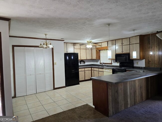 Building Photo - 170 Port Antonio Ct SW