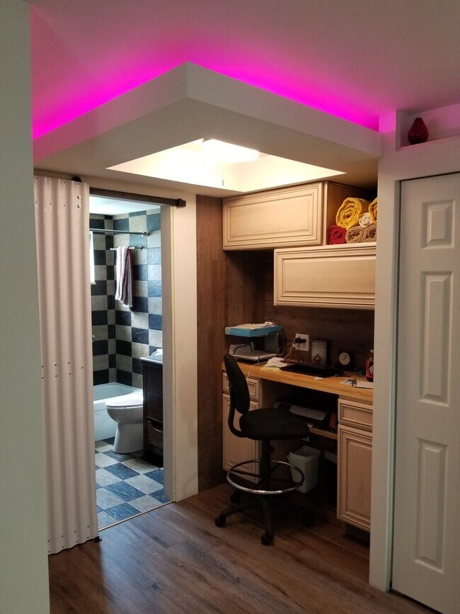 Building Photo - Chagrin Falls Condo for rent