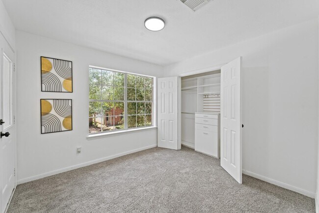 Building Photo - 6310 Mountain Pines Ln