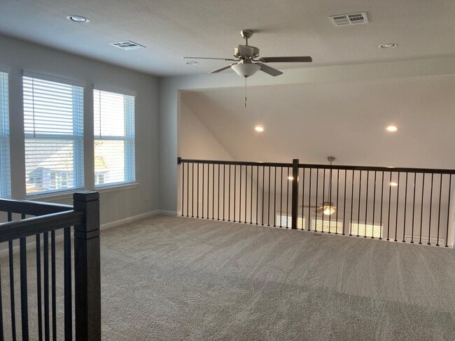 Building Photo - 136 Grn Knl Ln