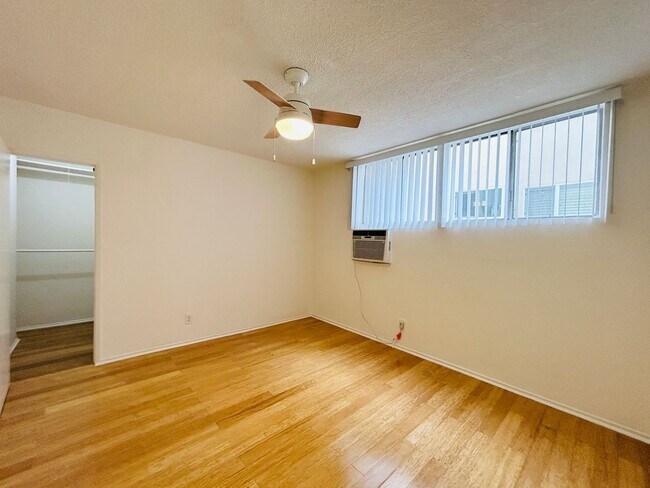 Building Photo - 3645 Kelton Ave