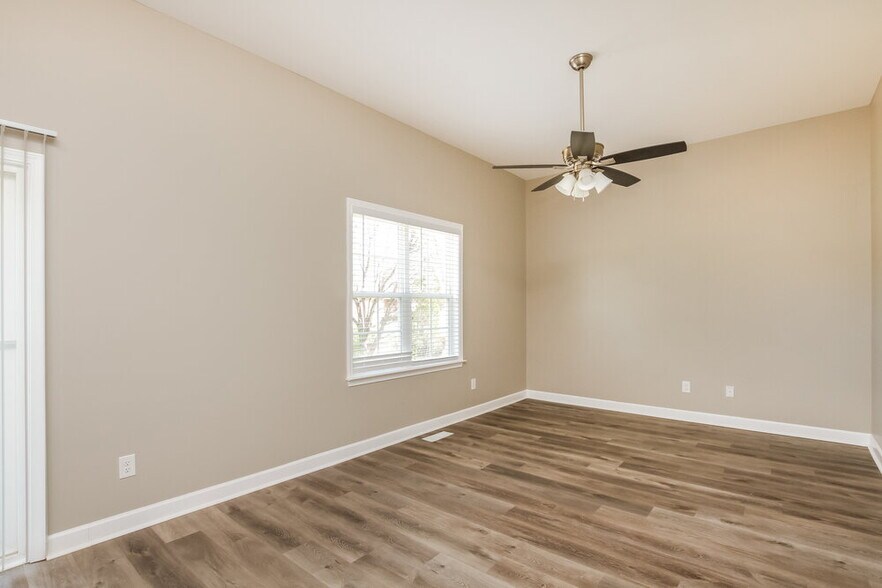 Building Photo - 115 Walking Horse Run