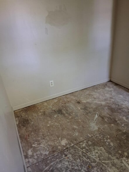 Building Photo - 3645 McCasland Ave