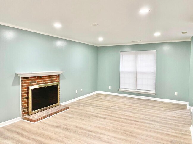 Building Photo - 10654 S Hall Dr