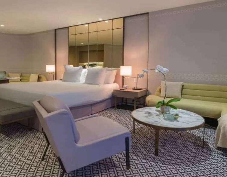 Building Photo - 805 S Miami Ave