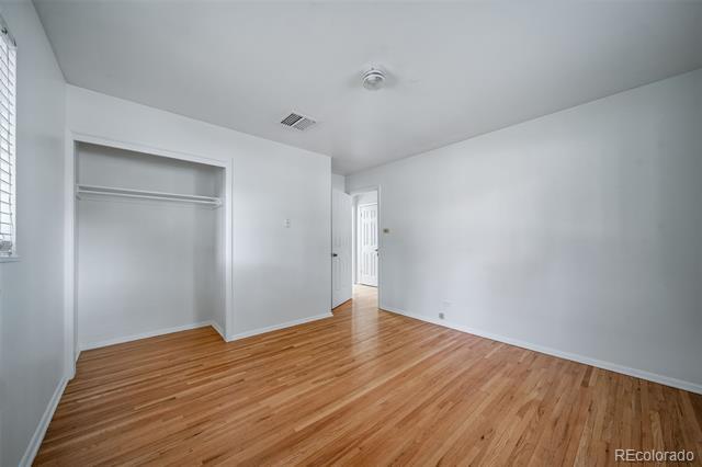 Building Photo - 3124 S Vine Ct