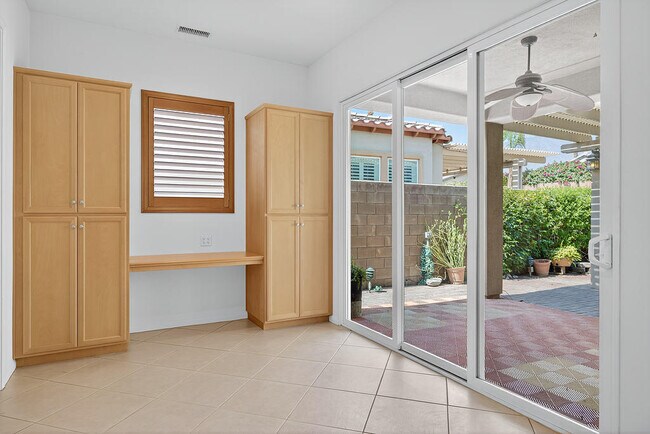 Building Photo - 60543 Desert Shadows Dr