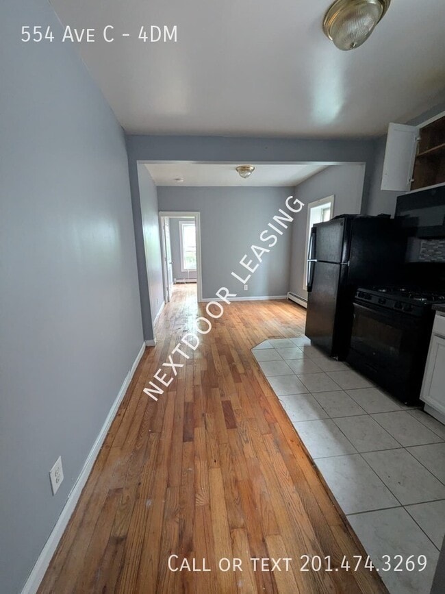 Building Photo - 554 Avenue C