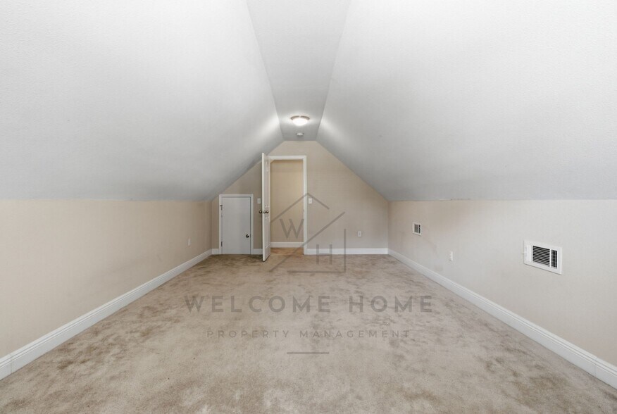 Building Photo - 734 Lime Ln