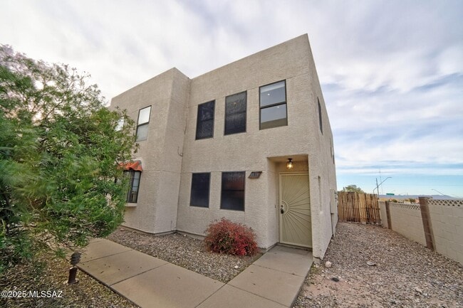 Building Photo - 2190 N 1st Ave