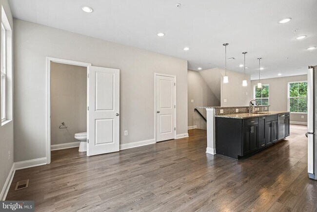 Building Photo - 7126 Tilbury Way
