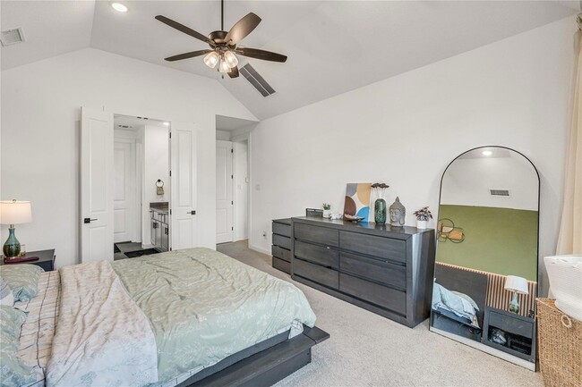 Building Photo - 516 Ahern Ct