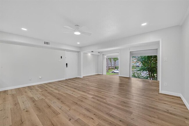 Building Photo - 12633 Memorial Dr