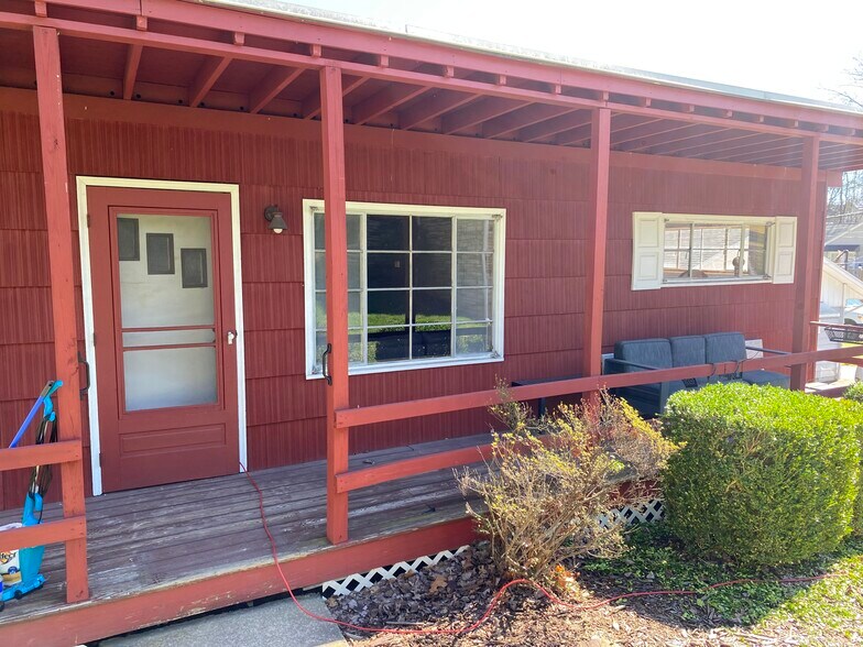 Building Photo - 1628 Otlahurst Dr