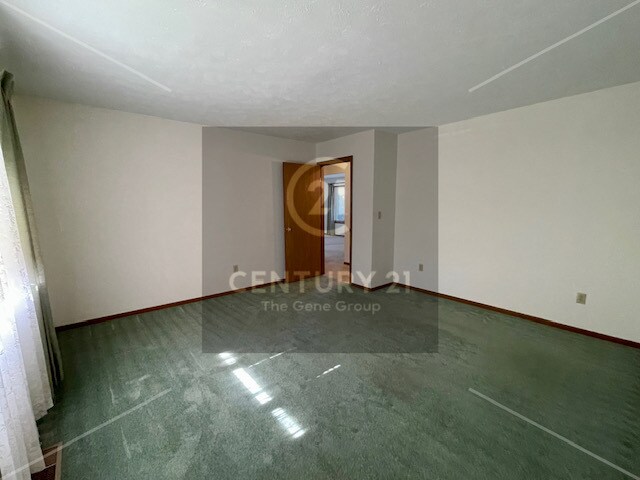 Building Photo - 323 Westview Dr
