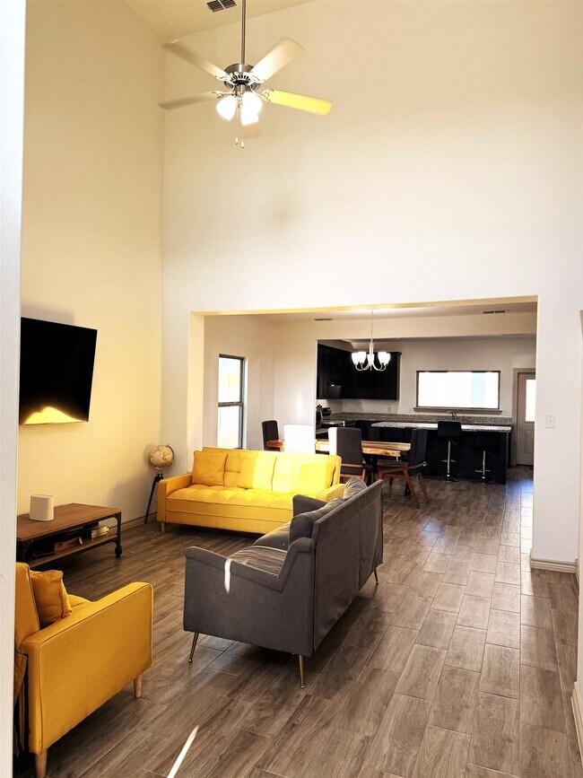 Building Photo - 414 Placido Dr