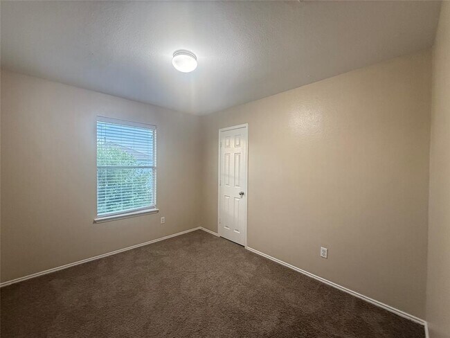 Building Photo - 1007 Ranchero Rd