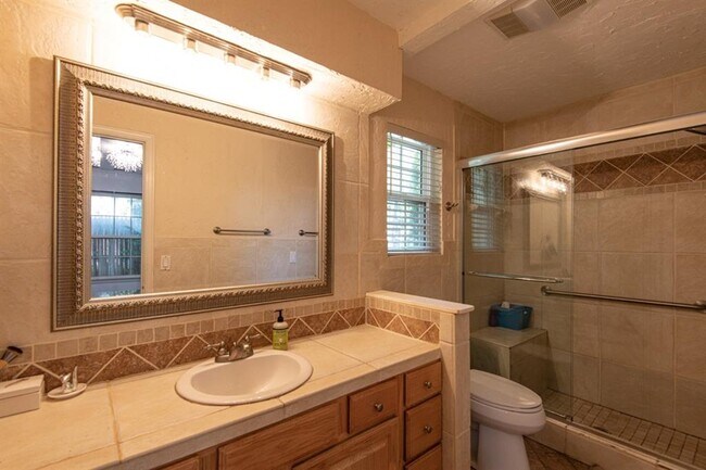 Building Photo - 3025 Regency Ct