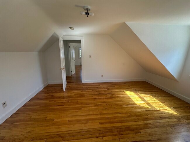 Building Photo - 206 Adams St