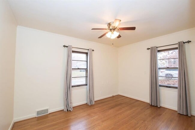 Building Photo - 4933 Woodland Ave