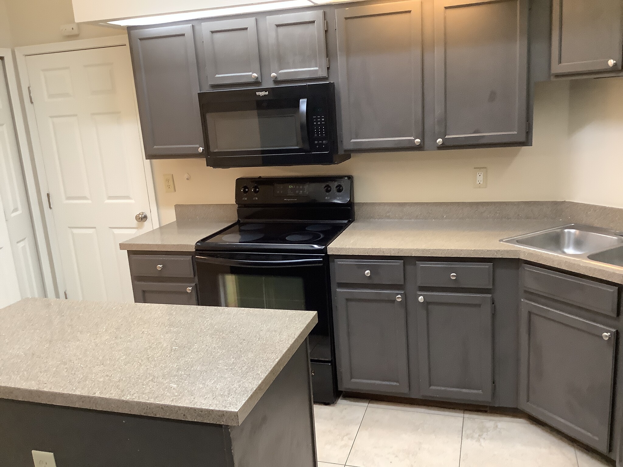 Building Photo - 240 Honeysuckle Way