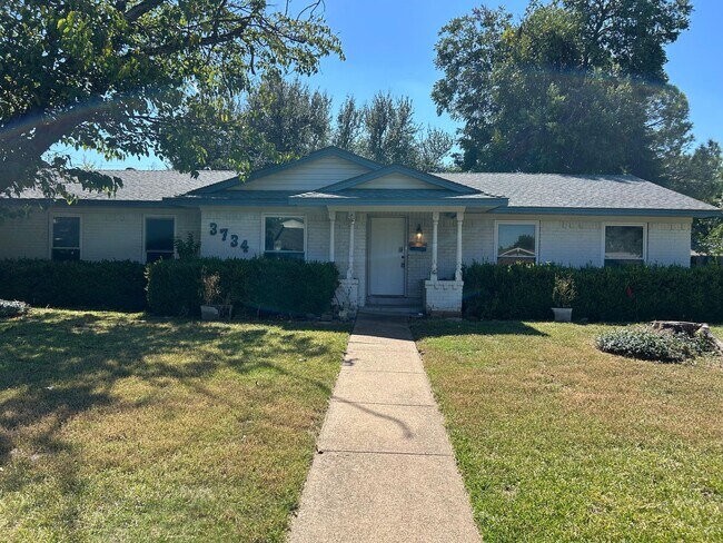 Primary Photo - 3734 Clubway Ln