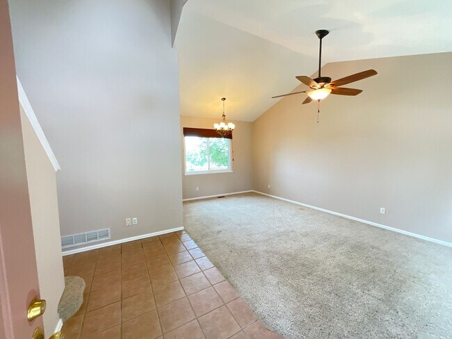Building Photo - 4 Bedroom Home Available Near Constitution...