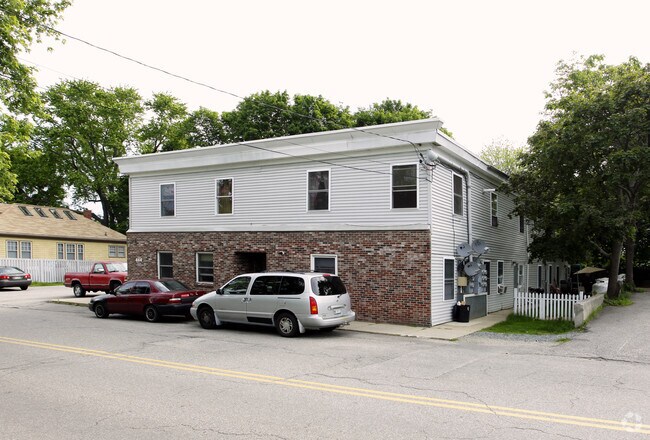 Primary Photo - 444 Sawyer St