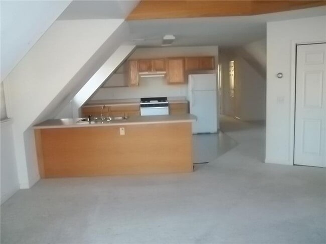 Building Photo - 1 Idlewild