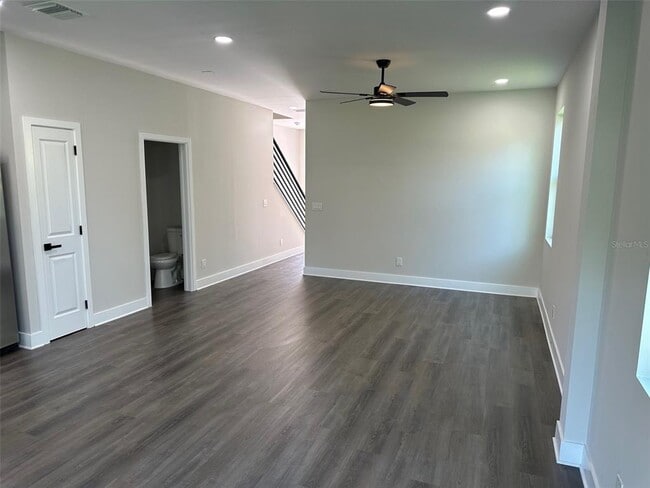 Building Photo - 4105 N Thatcher Ave