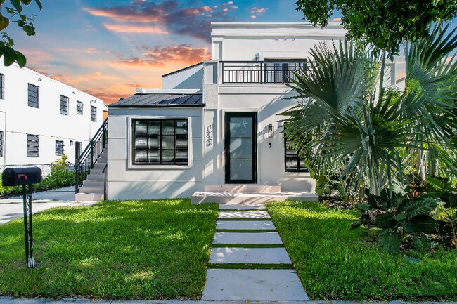 Building Photo - 1720 SW 11th St