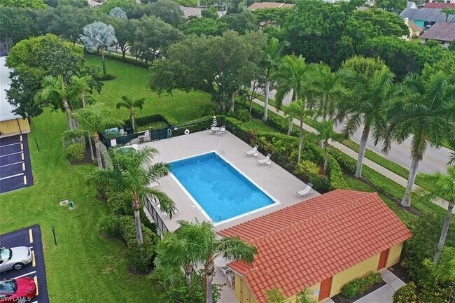 Building Photo - 16470 Kelly Cove Dr